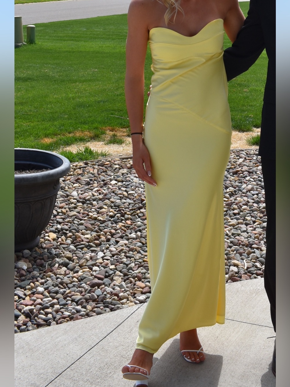 HNTR THE LABEL HUGO GOWN LEMON SIZE S